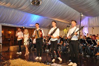 Večer narodno zabavnih viž z godbo