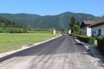 Obnovljen nov odsek ceste čez Dražico