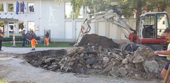 Kaj se gradi pred Zicem?