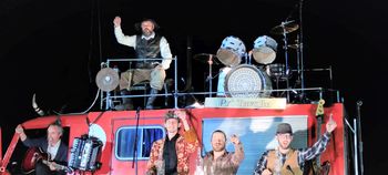 Veseloigra »Mesarica« oživila Mavčevo dolino