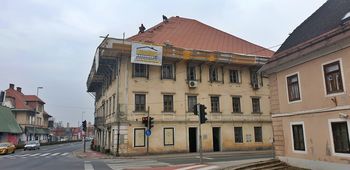 Črni orel ima novo streho