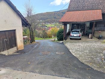 Rekonstrukcija nedavno asfaltirane klančine na Dolu