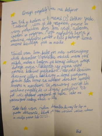 Razmišljamo o praznikih in vam voščimo iz srca Razmišljamo o praznikih in vam voščimo iz srca