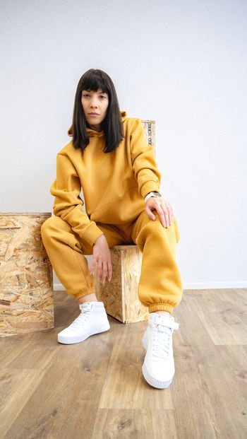 Andreja Vakselj z odrov s pevko Kylie Minogue v plesno dvorano Drenovega Griča