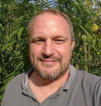 Aleš Kozjan o sebi in o sodelovanju v Mah teatru