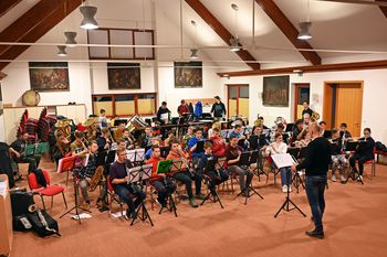 Ukrajinski mladi glasbeniki v Godbi Dobrova - Polhov Gradec