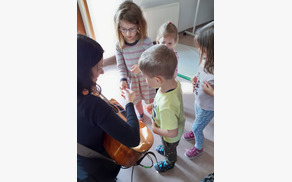 D Brincl bend v vrtcu