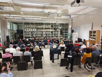 Noč knjige na Dan zemlje v knjižnici na Vrhniki