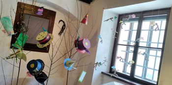 Pravljice žive v velikem starem mestu, razstava ob 100. obletnici rojstva Ele Peroci