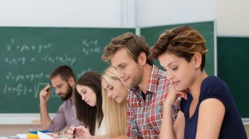 Razpis za sprejem in podaljšanje bivanja študentov višješolskega in visokošolskega študija v študentskih domovih in pri zasebnikih za študijsko leto 2022/2023