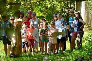 Pustolovsko nedeljsko popoldne
