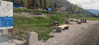 Ulično pohištvo v koloparku