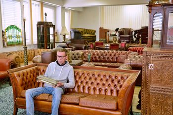 Chester Polje: Vrata je odprl nov salon rabljenega stilske pohištva