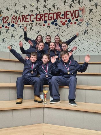 Horjulska mladina obvlada tudi gasilsko teorijo