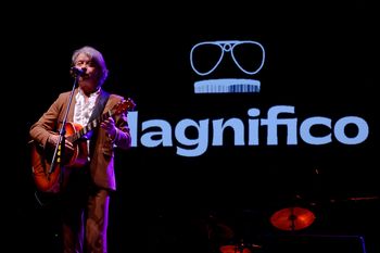 Noč na Vrhniki – zvezda večera je bil Magnifico