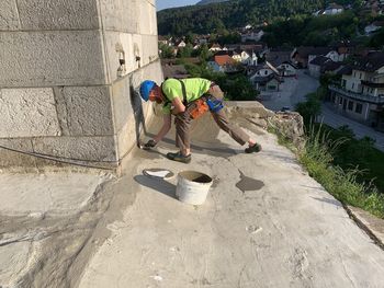 Borovniški jamarji izvedli ukrep delne začasne sanacije stebra borovniškega viadukta