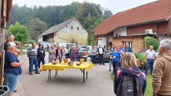 Na ekološki kmetiji Pri Dolencu v Vnanjih goricah