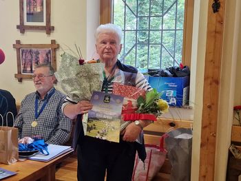 Dve desetletji pohodov  Zimzelenih