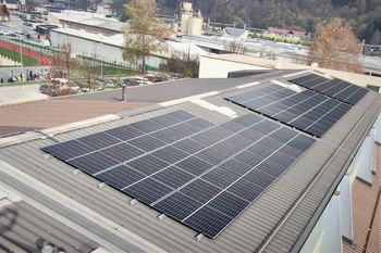 Sončna elektrarna na strehi šole