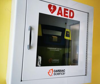 Kje v občini se nahajajo defibrilatorji?