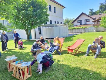 Knjižnica pod krošnjami - dobrodošla novost Knjižnica pod krošnjami - dobrodošla novost