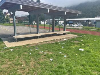 Smeti v športnem parku