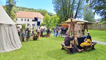 Srednjeveško obarvan Polhkov dan