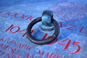 Prejeli smo: Vsak si zasluži svoj grob, to določa tudi ustava