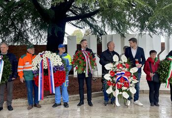 Župan položil spominski venec v Gonarsu