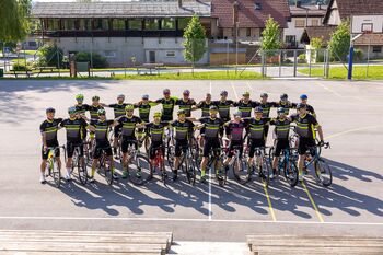 Poslavljamo se od leta polnega uspehov in druženja Poslavljamo se od leta polnega uspehov in druženja