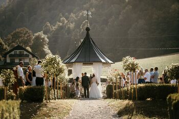 Sklenitev zakonske zveze v Polhograjski graščini Sklenitev zakonske zveze v Polhograjski graščini