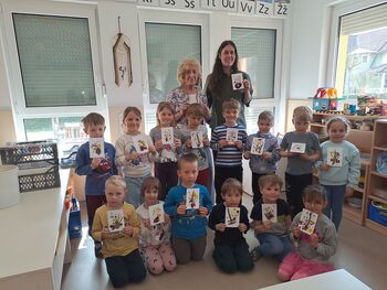 Otroci iz vrtca v Dragomerju počastili materinski dan na poseben način Otroci iz vrtca v Dragomerju počastili materinski dan na poseben način