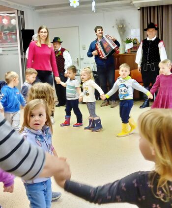 Praznovanje materinskega dne Praznovanje materinskega dne