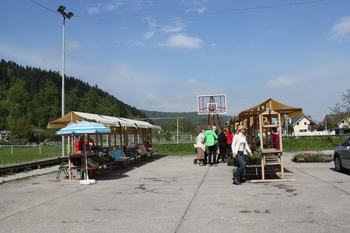 Obeta se pestra praznična tržnica z bazarjem Obeta se pestra praznična tržnica z bazarjem