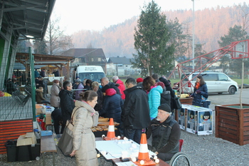 Bogata ponudba praznične tržnice Bogata ponudba praznične tržnice