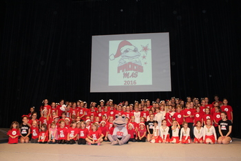 Žabice napolnile vrhniški kulturni hram