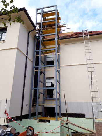 Se obeta selitev lekarne in ambulante?