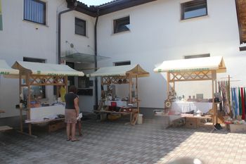 Ponudba na bolšjaku vsakič bolj pestra