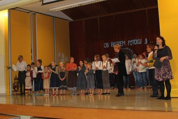 Srečali so se mladi folkloristi