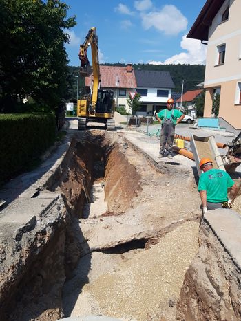 Zgradili že 3 kilometre kanalizacije Zgradili že 3 kilometre kanalizacije