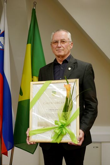 Naziv častnega občana podelili Mladenu Sumini Naziv častnega občana podelili Mladenu Sumini