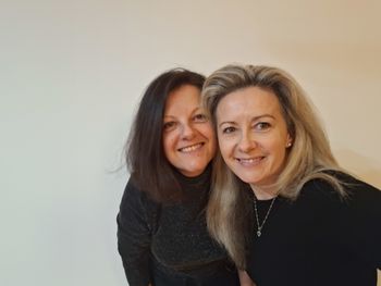 Sestri Pitka povezani tudi na odru