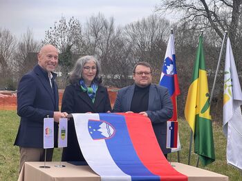 Odkritje temeljnega kamna za novo bivalno enoto Doma upokojencev Vrhnika v Občini  Log – Dragomer