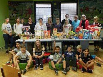 Zaključek humanitarne akcije,  zbrano preko 130 kg  130 kg hrana za zapuščene živali in predano 10 ležišč