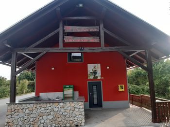 Obnovitvena dela na Domu vaščanov in gasilcev Okič