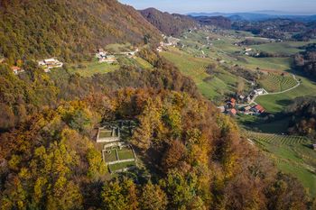 Ajdovski gradec - pozno antična in zgodnje krščanska naselbina