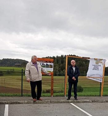 Odprtje zelenega okna v Šentjanžu,  pogled na Pristavo