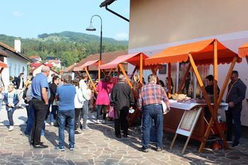 Šentjanška tržnica z otvoritvijo razstave ArtEko