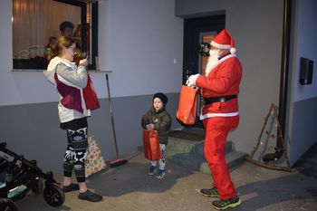 Božiček obiskal otroke iz Rovišč