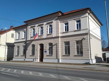 POLICIJA V LOGATCU ODPIRA SVOJA VRATA